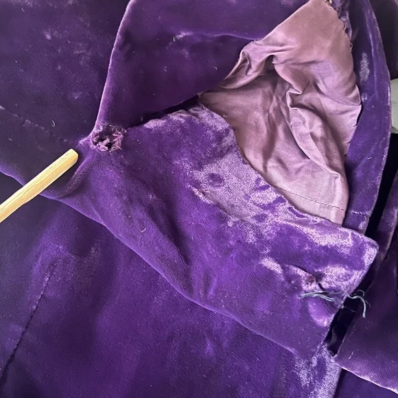 Yves Saint Laurent Rich Purple Velvet Blazer with Black Buttons - Picture 8 of 14